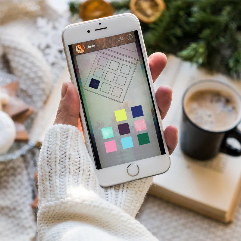 La palette de fards à paupières Escape by Indy se compose de six ombres à paupières mates et trois fards duochromes. Riches en pigments la palette de fard à paupières Escape est très appréciée. Escape est reconnue pour ses fards duochromes ultra pailletés.